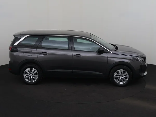 PEUGEOT 5008 (2023) — foto 22 van 26