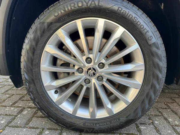 SKODA Kodiaq Dsl (2024) — foto 16 van 23