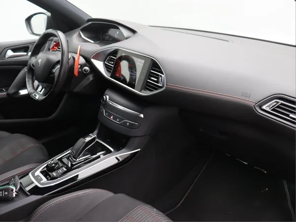 PEUGEOT 308 (2021) — foto 7 van 13