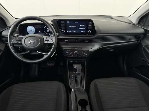 HYUNDAI i20 (2022) — foto 25 van 25