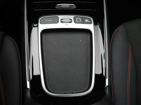 Mercedes-Benz GLA (2025) — foto 18 van 36