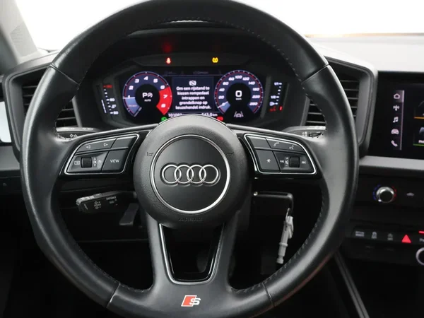 Audi A1 Sportback (2019) — foto 11 van 24