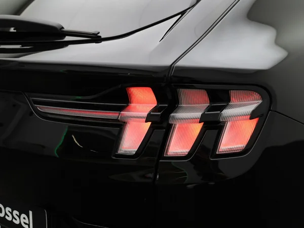 Ford Mustang Mach-E (2023) — foto 26 van 41