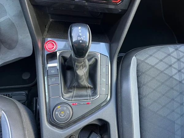 VOLKSWAGEN Tiguan (2023) — foto 15 van 24