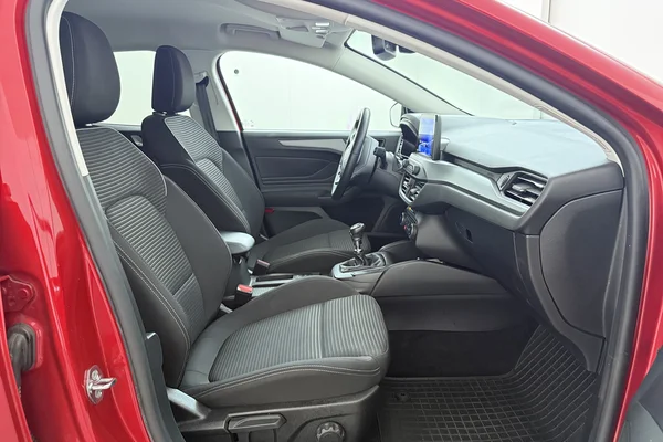 Ford Focus Clipper (2022) — foto 17 van 19