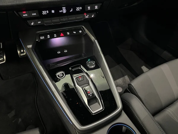 AUDI A3 Alltstreet (2025) — foto 14 van 16