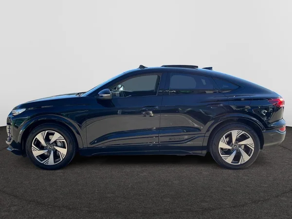 AUDI Q6 Sportback e-tron (2025) — foto 13 van 22