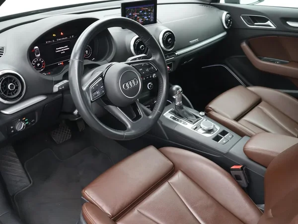 Audi A3 (2020) — foto 9 van 35