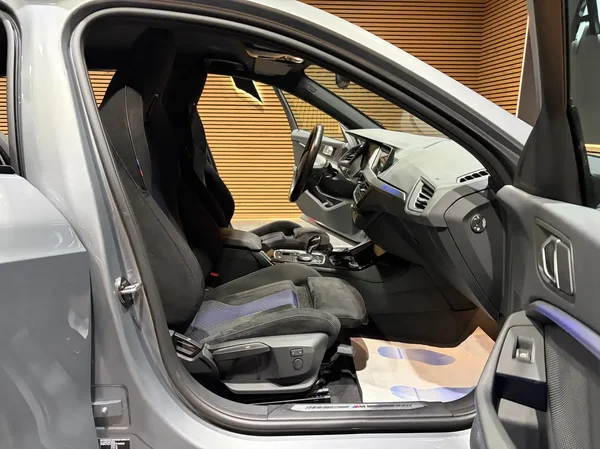 Bmw 118 (2024) — foto 14 van 28
