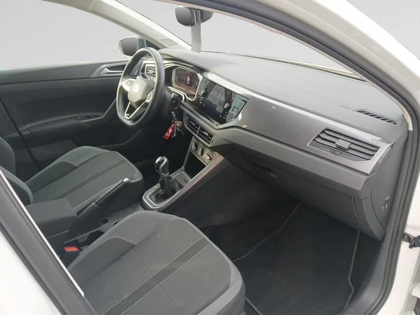 VOLKSWAGEN Polo (2022) — foto 17 van 19