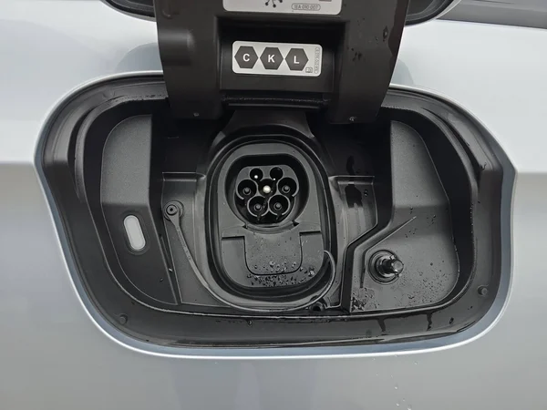 VOLKSWAGEN ID.7 Tourer (2025) — foto 28 van 36