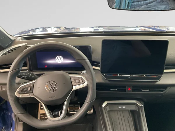 VOLKSWAGEN T-Roc (2025) — foto 2 van 24