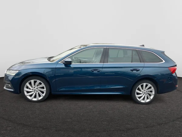 SKODA Octavia Combi PHEV (2021) — foto 3 van 26