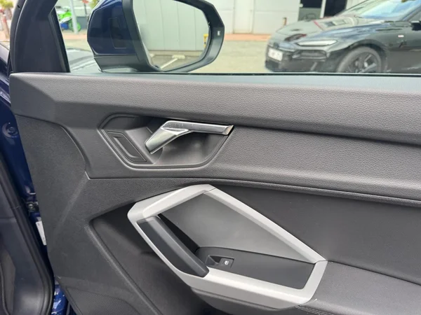 AUDI Q3 Sportback (2023) — foto 9 van 24