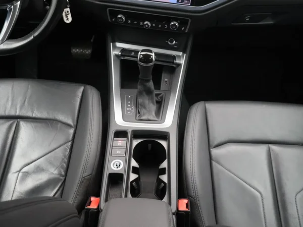 Audi Q3 (2019) — foto 8 van 27