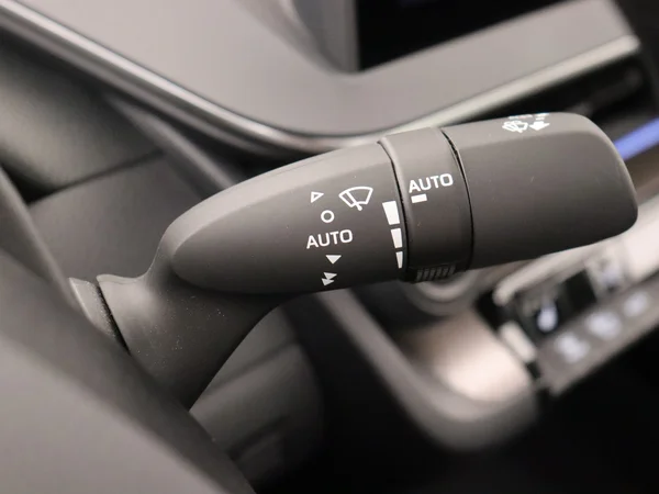 TOYOTA Prius (2025) — foto 16 van 33