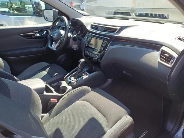 Nissan QASHQAI (2020) — foto 7 van 17
