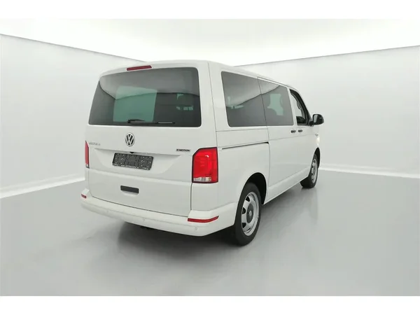 VOLKSWAGEN Multivan T6.1 (2022) — foto 14 van 26