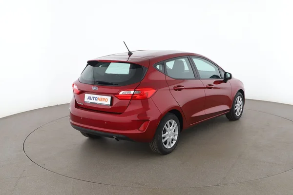 Ford Fiesta (2018) — foto 12 van 16