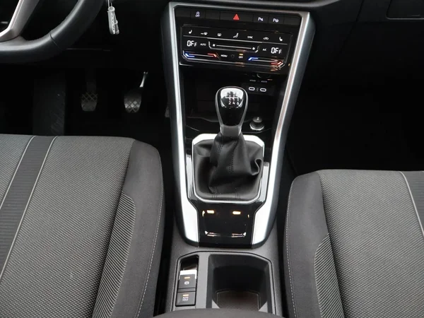 Volkswagen T-Roc (2023) — foto 22 van 23