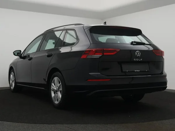 Volkswagen Golf (2022) — foto 2 van 23