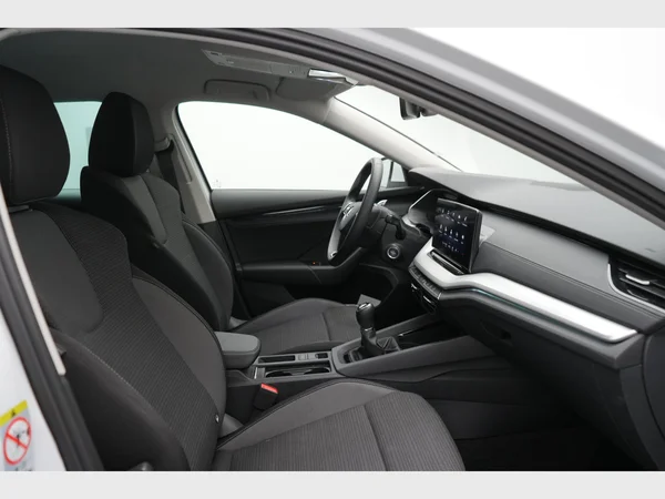 SKODA Octavia Combi (2024) — foto 6 van 29