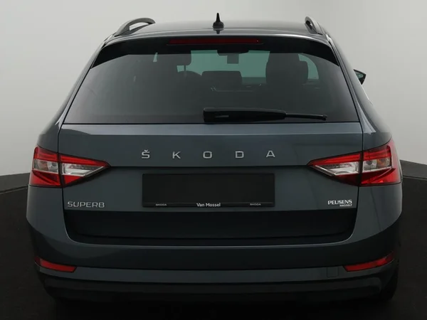 SKODA Superb Combi (2022) — foto 6 van 21