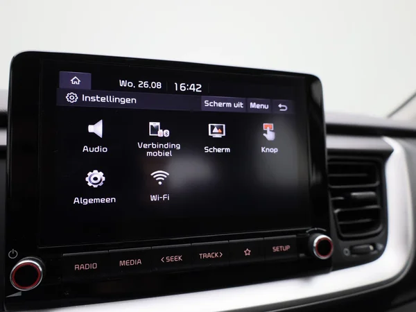 Kia Stonic (2023) — foto 15 van 38