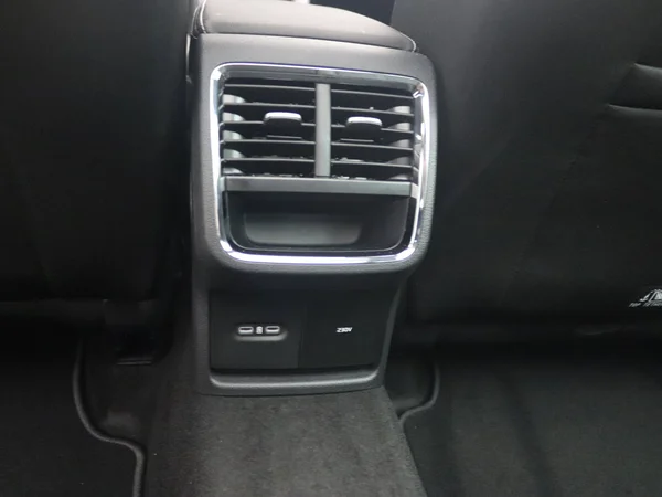 SKODA Octavia Combi (2024) — foto 15 van 33