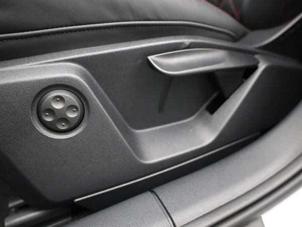 AUDI SQ2 (2025) — foto 8 van 24
