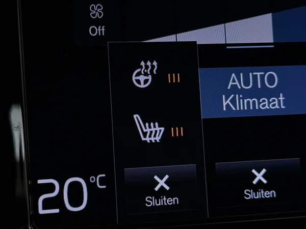 VOLVO XC40 (2023) — foto 19 van 32