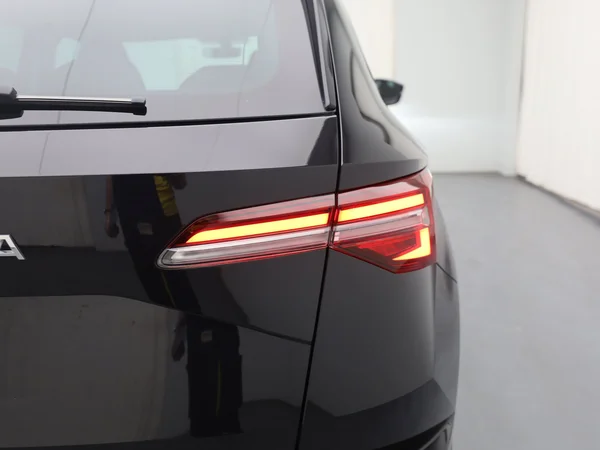 SKODA Karoq (2024) — foto 19 van 19