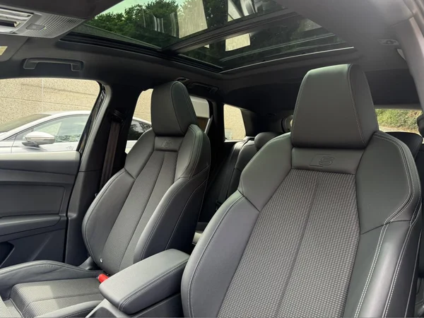 AUDI Q4 e-tron (2025) — foto 5 van 15