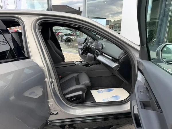 Bmw 520 (2024) — foto 18 van 31