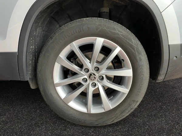 SKODA Kodiaq (2024) — foto 2 van 22
