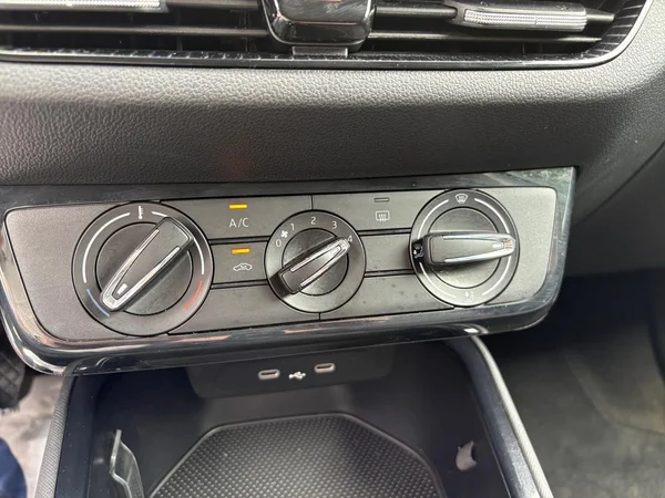 SKODA Fabia (2025) — foto 9 van 17