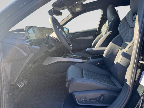 AUDI A6 Avant e-hybrid (PHEV) (2025) — foto 3 van 24