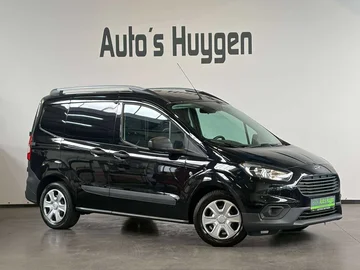 Ford Transit Courier (2023)