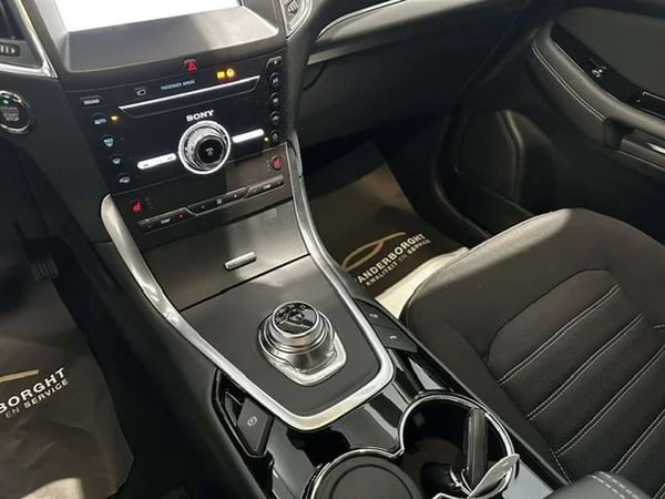 Ford Galaxy (2024) — foto 16 van 17
