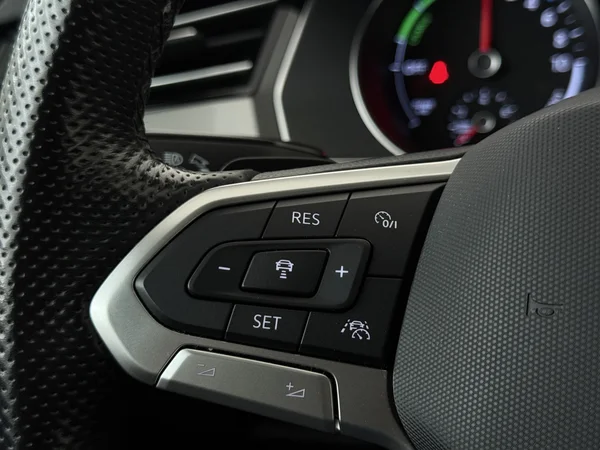 VOLKSWAGEN Passat Variant (2022) — foto 9 van 32