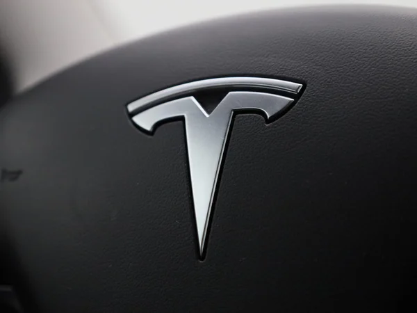 Tesla Model 3 (2022) — foto 24 van 47