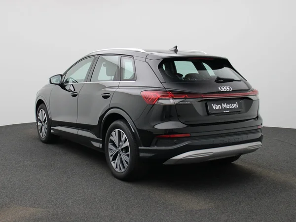 Audi Q4 e-tron (2023) — foto 12 van 43