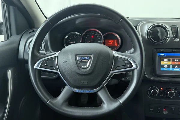 Dacia Logan Mcv Stepway (2020) — foto 2 van 23