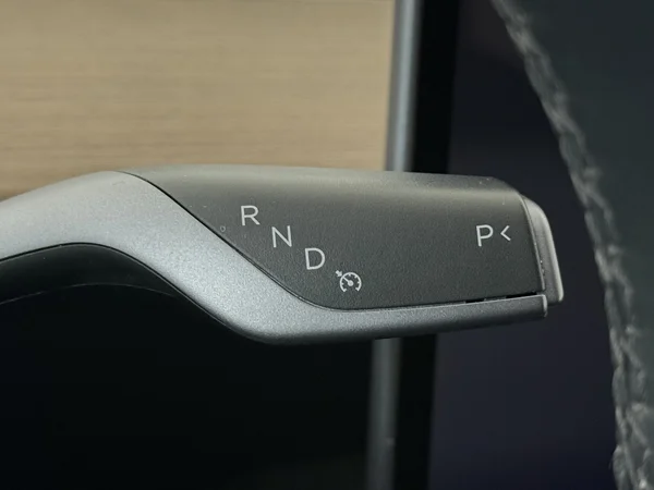TESLA Model Y (2022) — foto 4 van 30