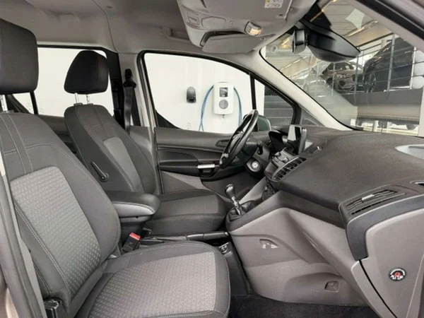 Ford Tourneo Connect (2019) — foto 23 van 24