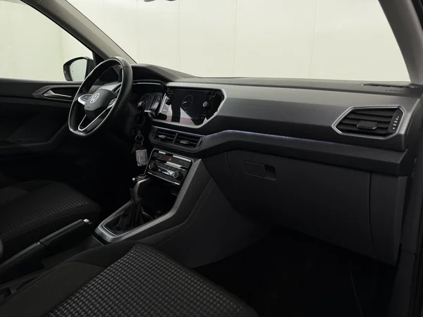 VOLKSWAGEN T-Cross (2021) — foto 3 van 26