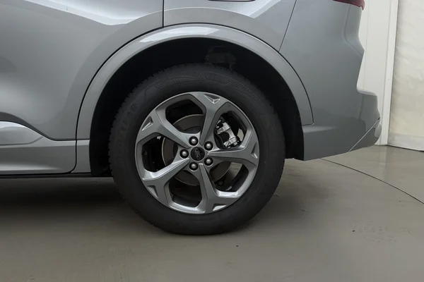 Ford Kuga FHEV (2025) — foto 16 van 19