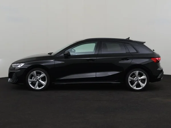 AUDI A3 Sportback (2025) — foto 11 van 18
