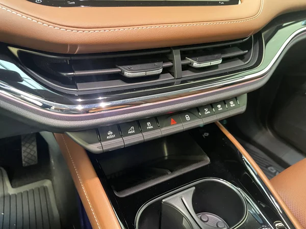 SKODA Enyaq (2025) — foto 13 van 15
