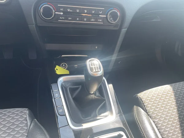 KIA XCeed (2024) — foto 6 van 21